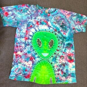 Cool alien kids tiedye shirt